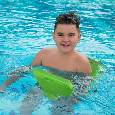 Jeux d'eau pour enfants avec Woowave Green Swim Floats Kickboard Toy