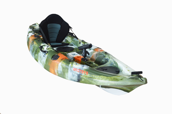 Une famille d'une personne sur un canot en kayak