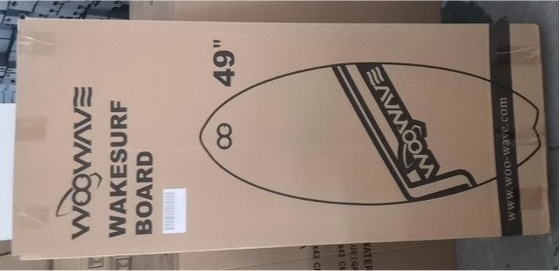 Une planche de surf en fibre de carbone personnalisée de 125,5*52 cm pour enfants et adultes